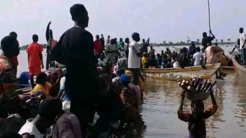 宜人配资 尼日利亚一船只倾覆 18人遇难70余人失踪
