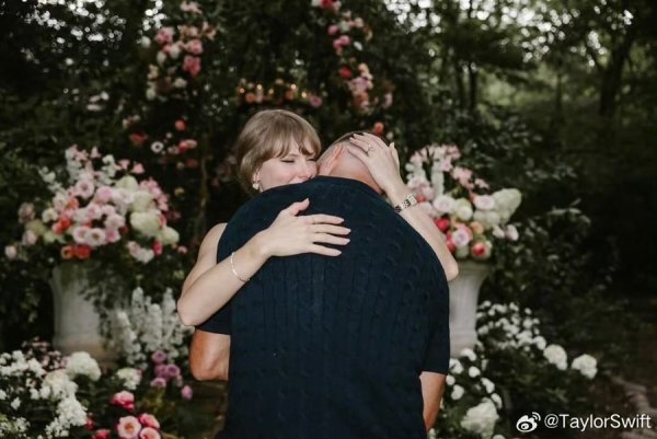 易云达 刷屏全球！泰勒·斯威夫特官宣订婚，《Love Story》迎来幸福大结局